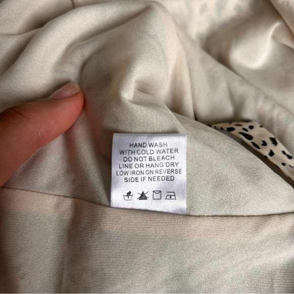 LA HEARTS CHEETA PRINT CROP TOP-XS - Picture 4 of 5